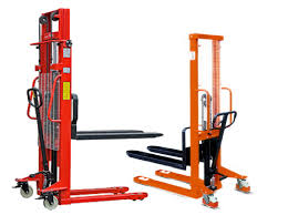 Ручной, электрический или самоходный? Выбираем идеальный штабелер